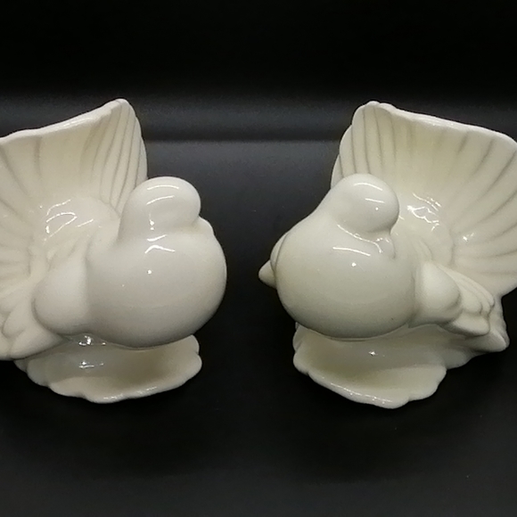 VTG. Pair of Porcelain Doves - Picture 7 of 13